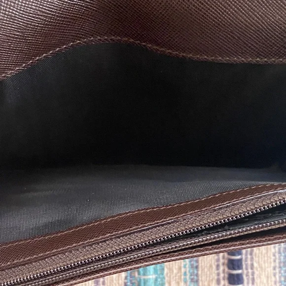 Salvatore Ferragamo Deep brown leather wallet with gold accent - Picture 8 of 16